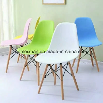 Sedie in plastica popolari colorate economiche con gambe in legno (M